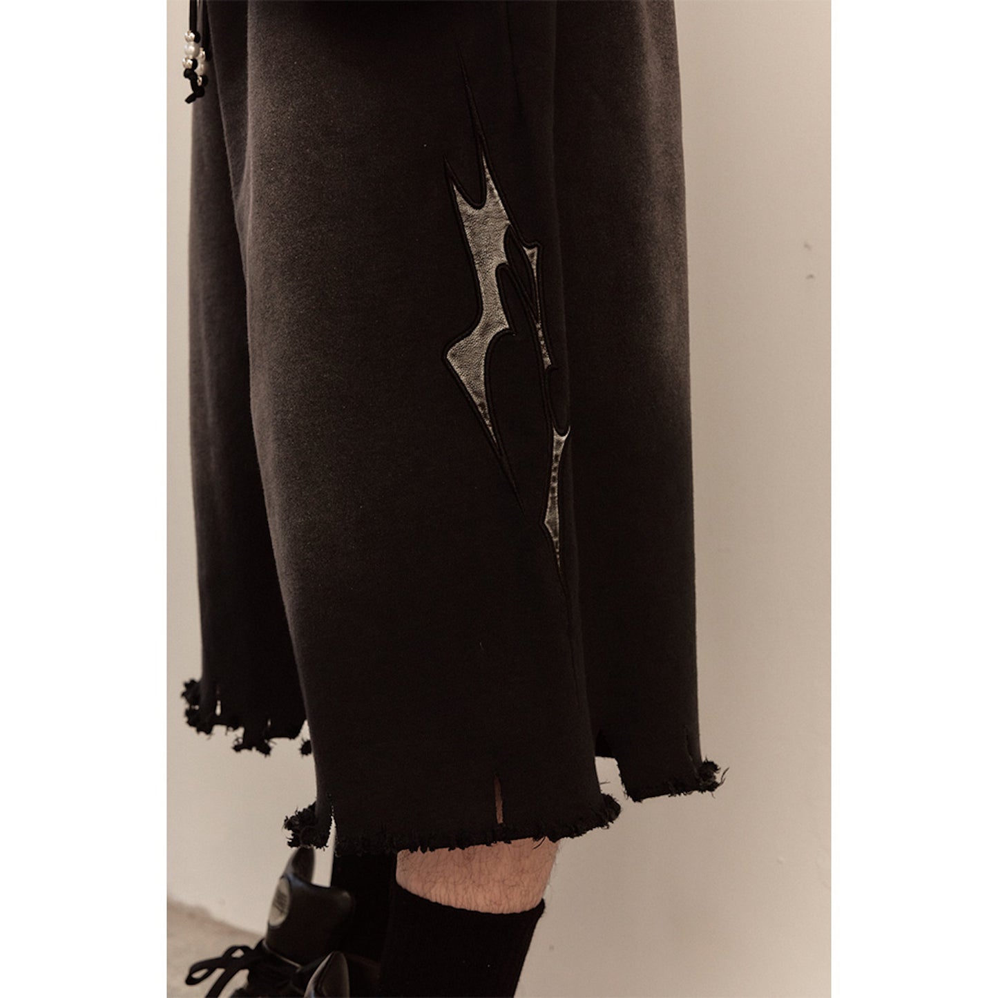 LOGO SWEAT HALF PANTS / BLACK