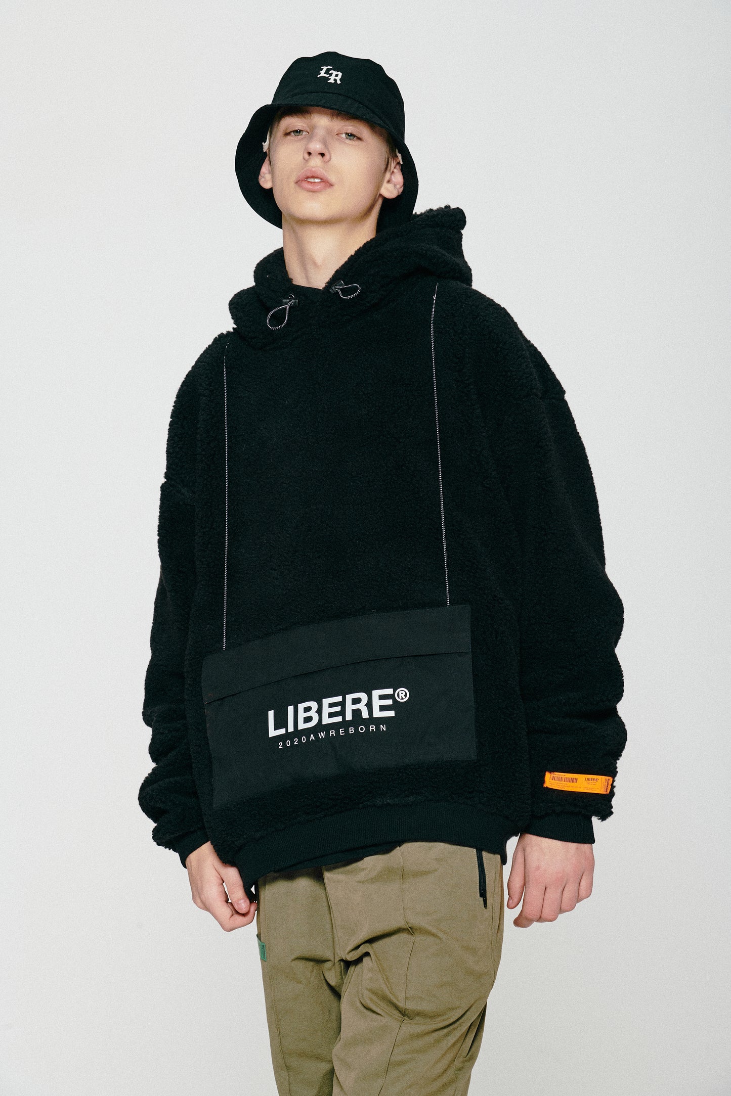 POCKET SHERPA HOOD JACKET / BLACK