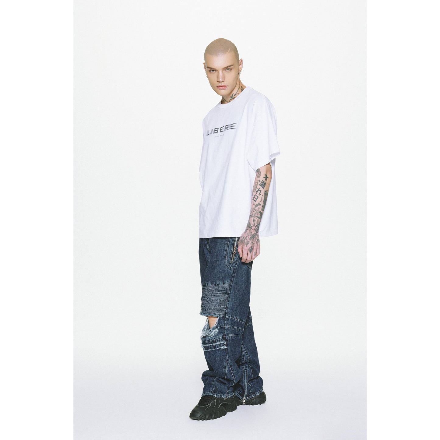 BLUR LOGO SS T SHIRT / WHITE