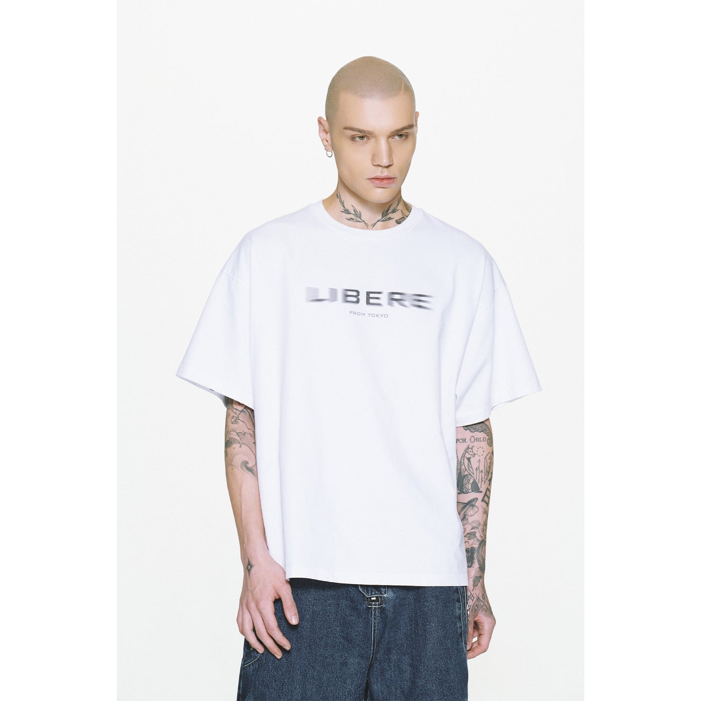 BLUR LOGO SS T SHIRT / WHITE