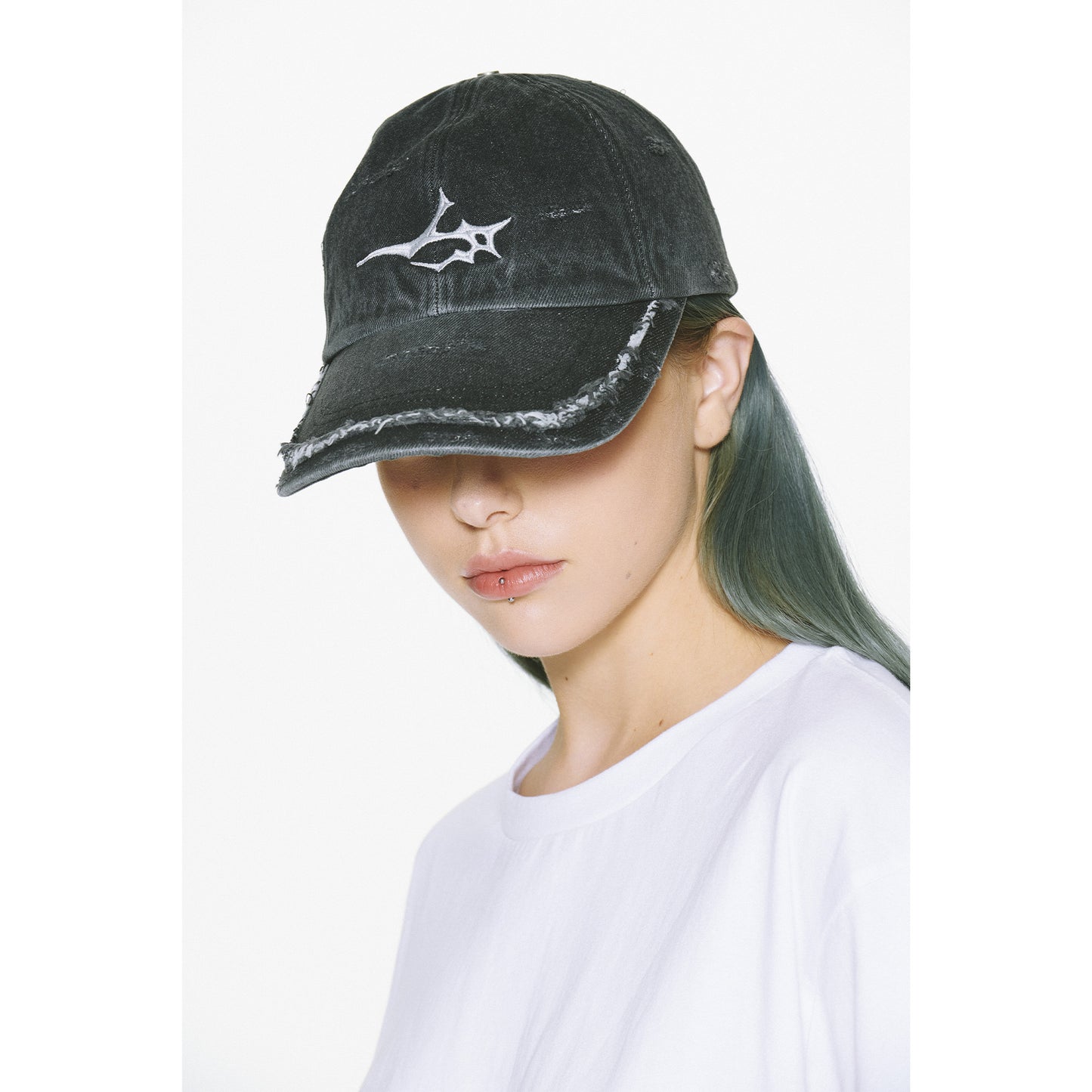 DESTROYED LOGO CAP / BLACK