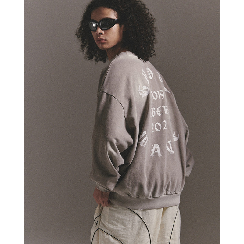 GOTHIC LOGO CREWNECK SWEAT / BROWN