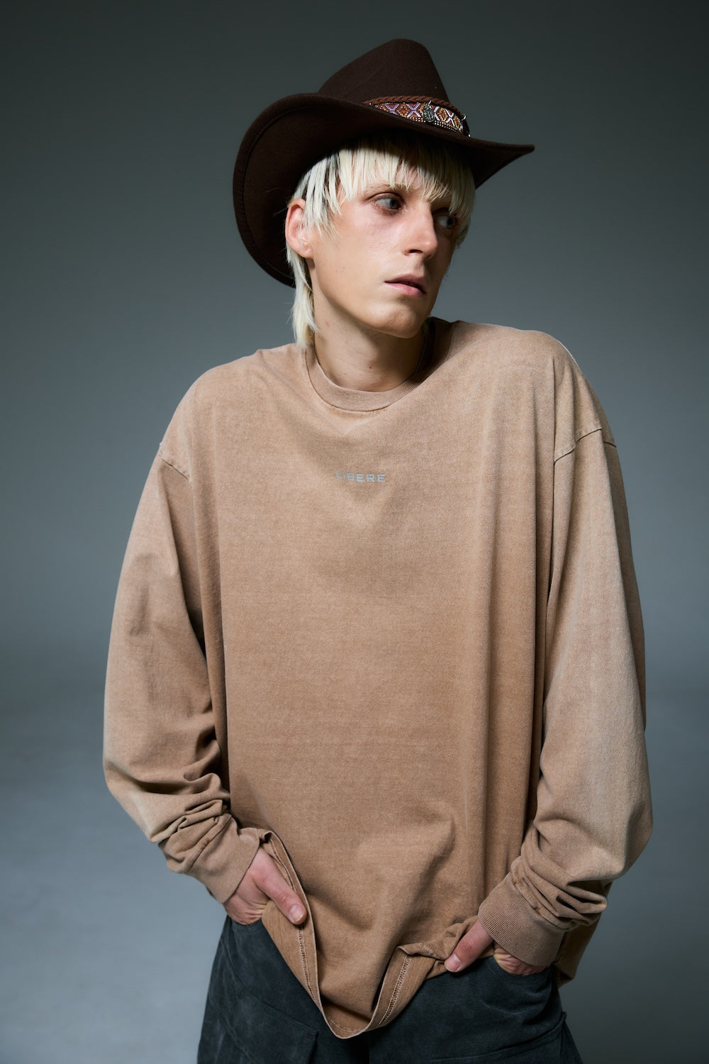 REFLECT LOGO LONG SLEEVE T-SHIRTS / BROWN