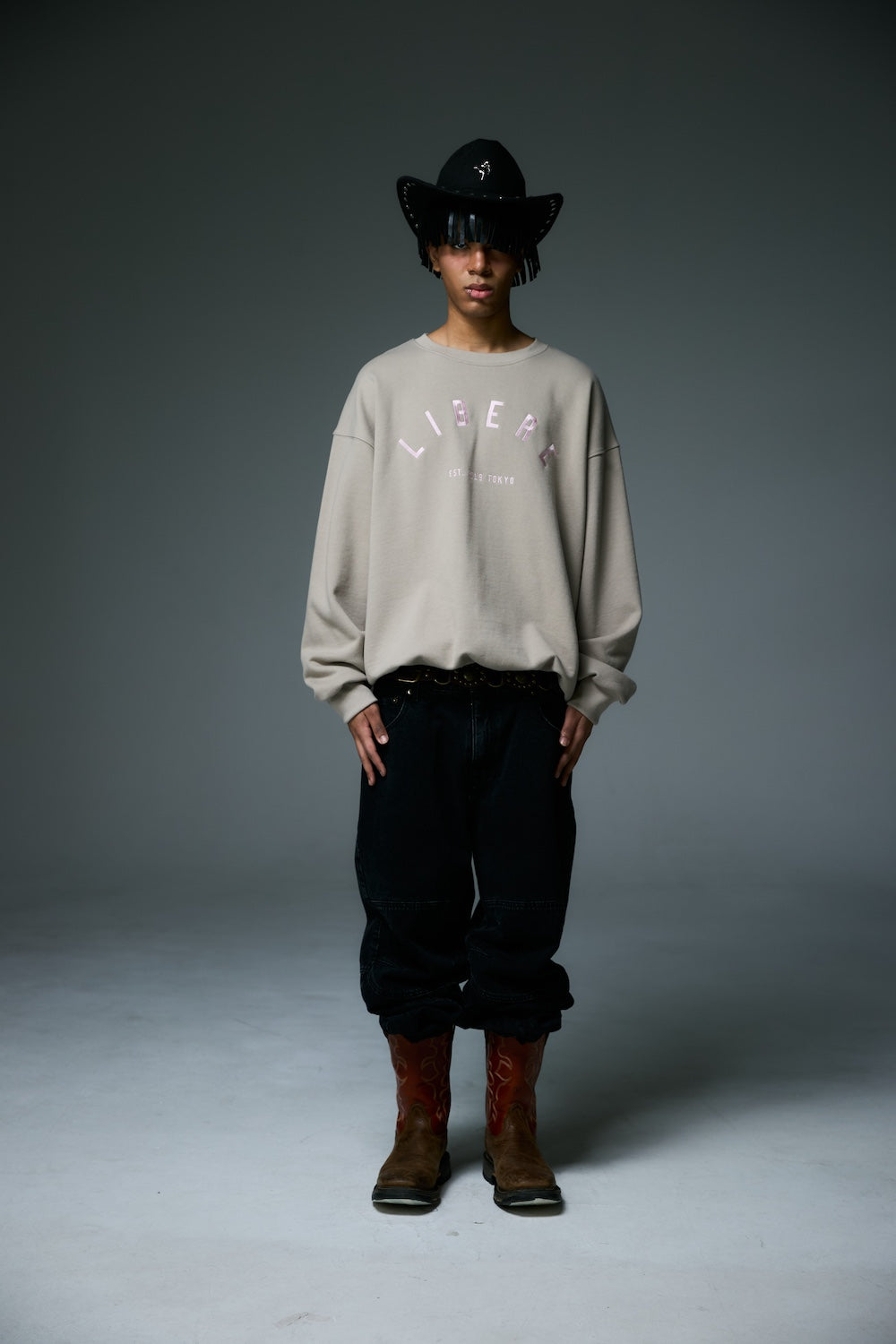 LOGO CREWNECK SWEAT / BROWN