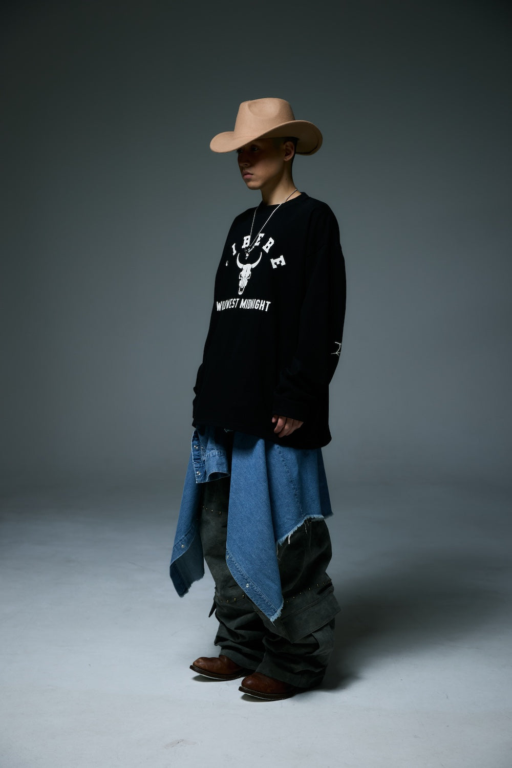 BISON BULL LONG SLEEVE T-SHIRTS / BLACK