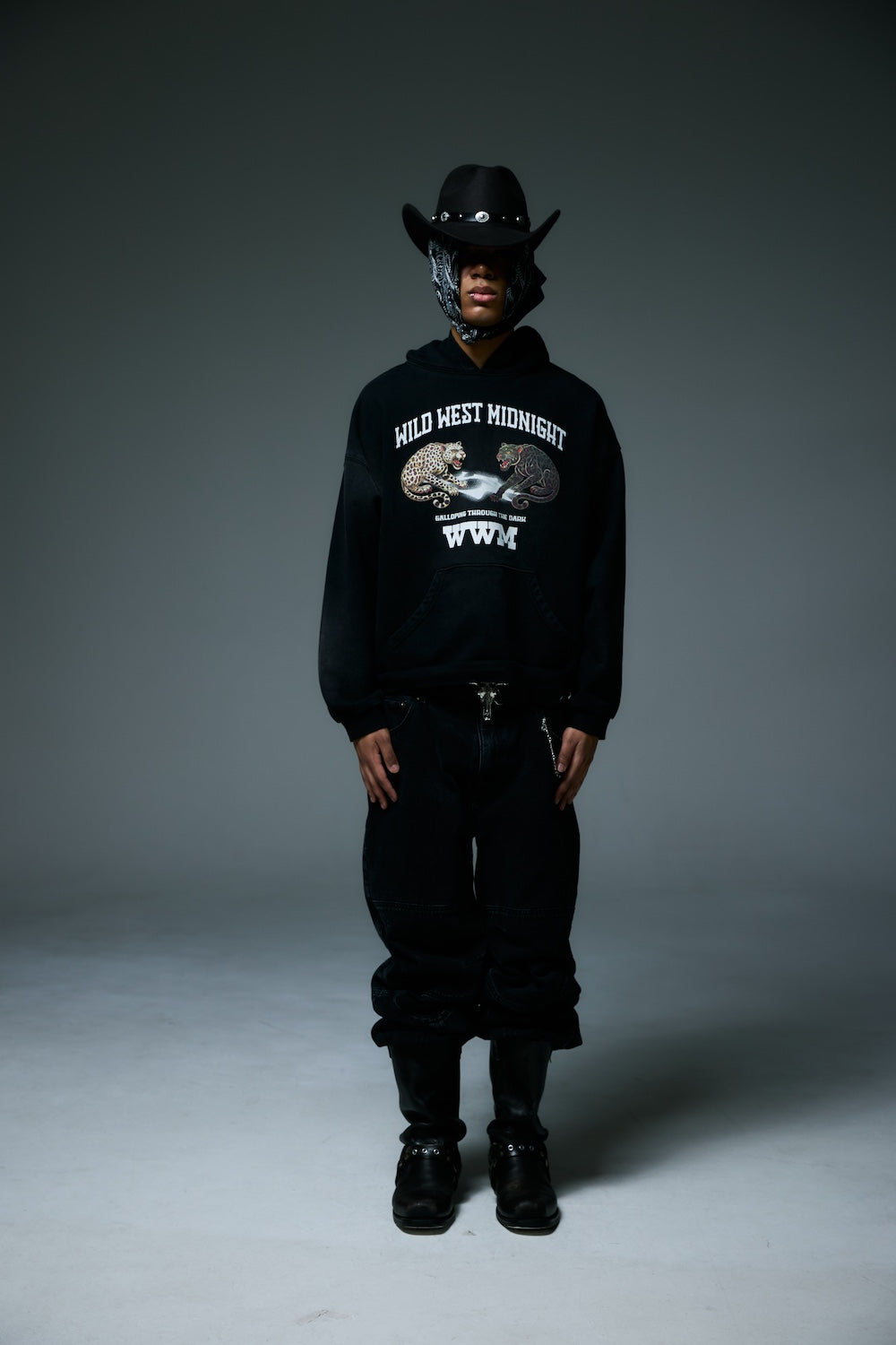 MIDNIGHT GALLOP HOODY / BLACK