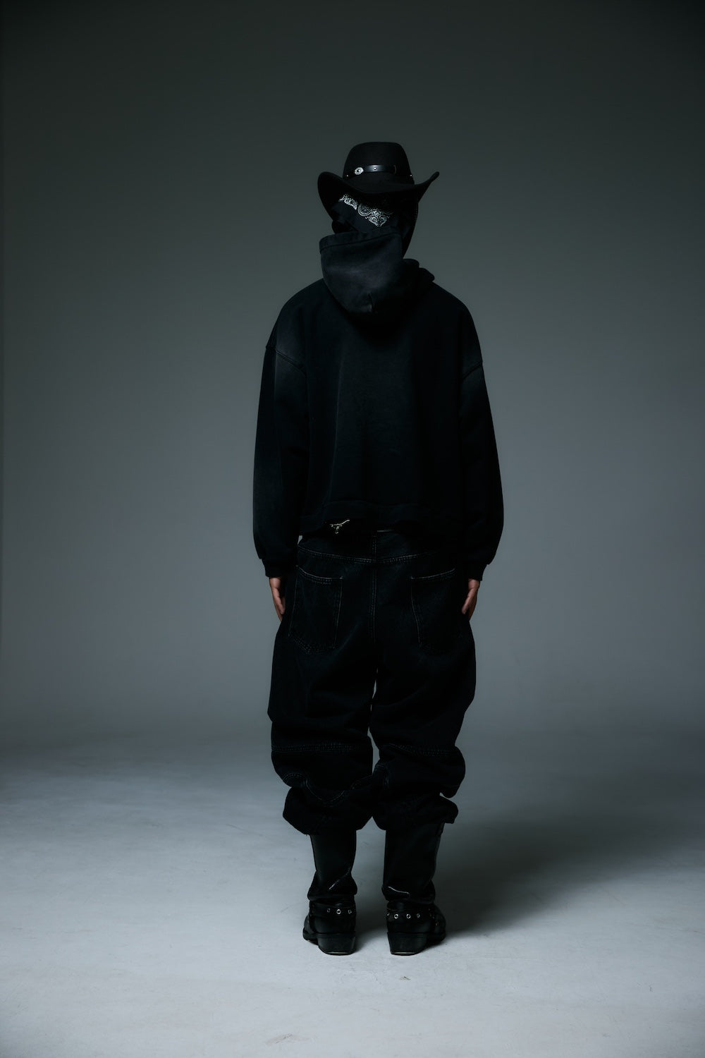 MIDNIGHT GALLOP HOODY / BLACK