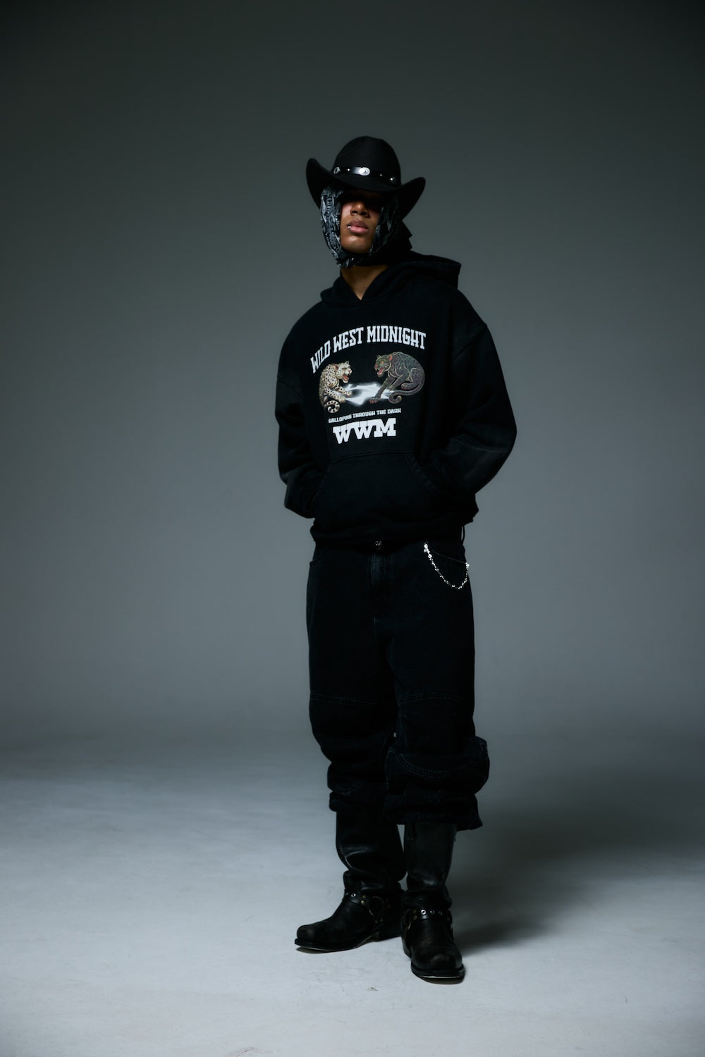 MIDNIGHT GALLOP HOODY / BLACK