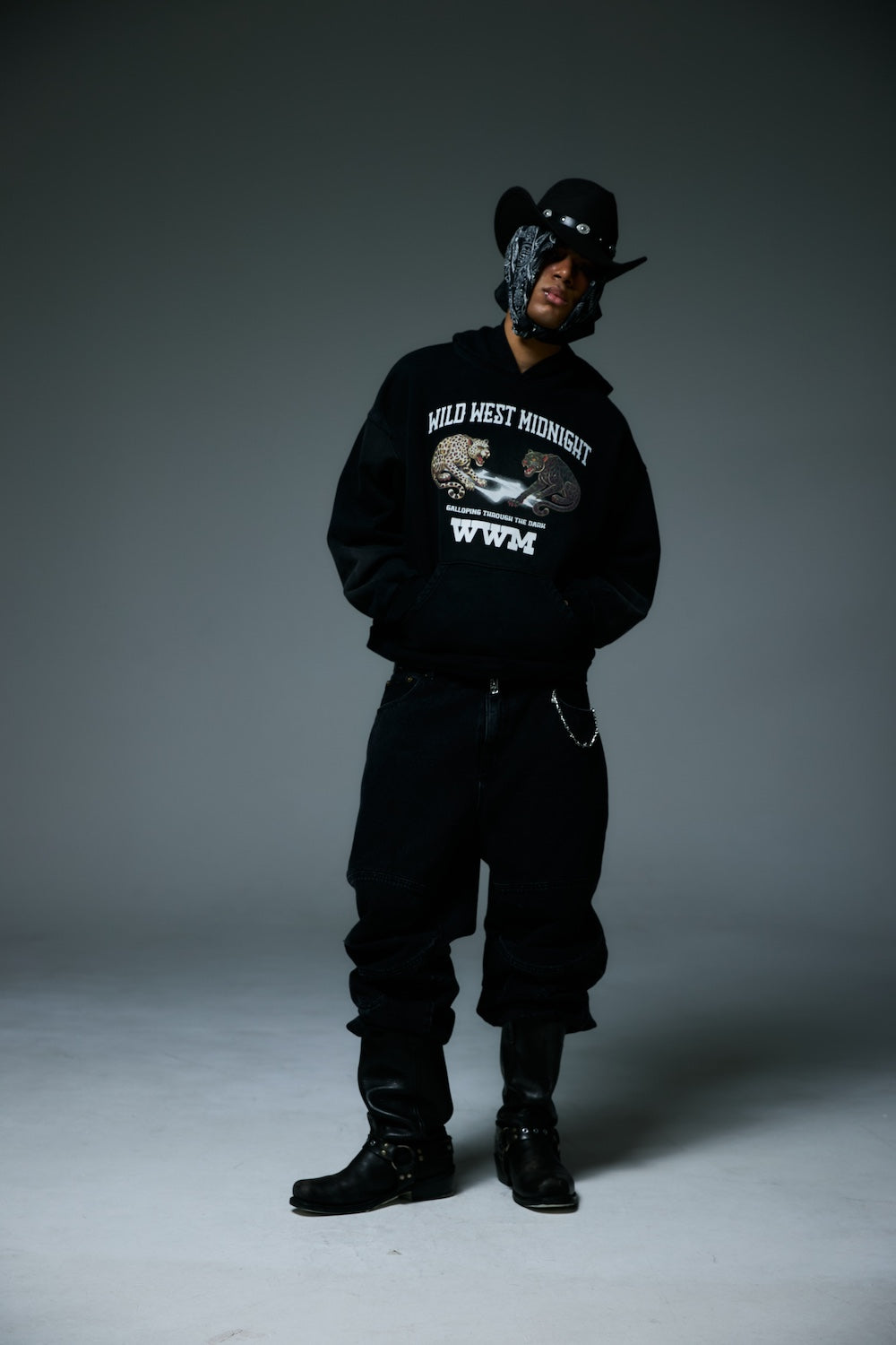 MIDNIGHT GALLOP HOODY / BLACK