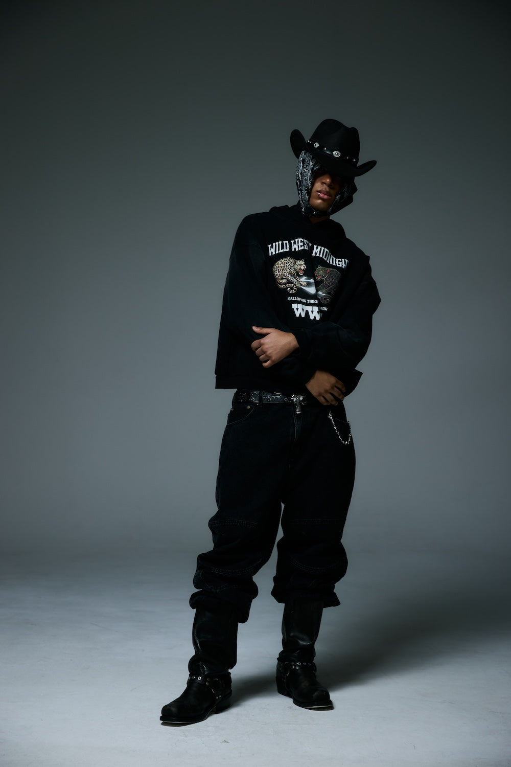 MIDNIGHT GALLOP HOODY / BLACK