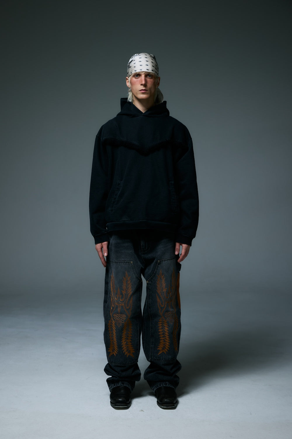 WESTERN FRINGE HOODIE / BLACK