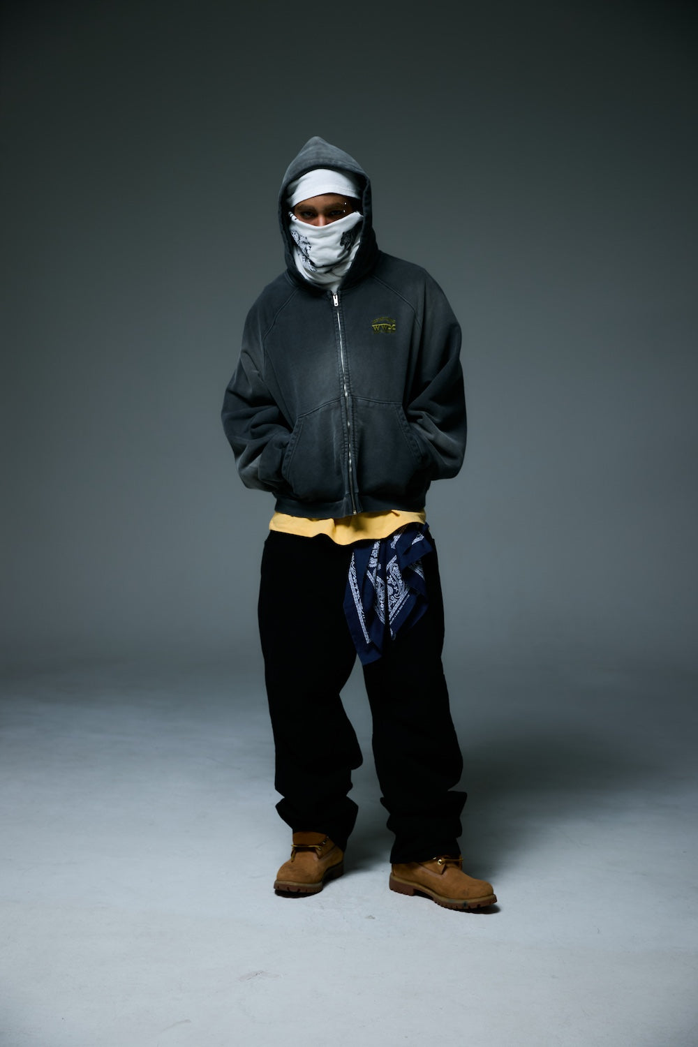 WWM ZIP-UP HOODY / CHARCOAL