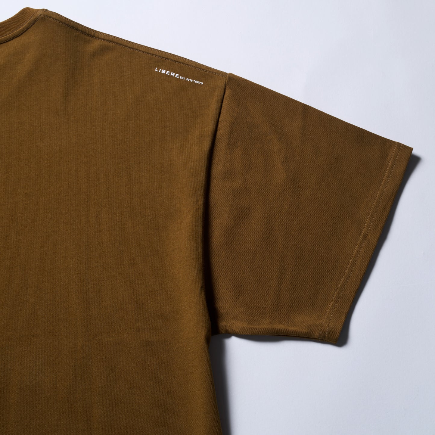 LIBERE LOGO T-SHIRTS / BROWN