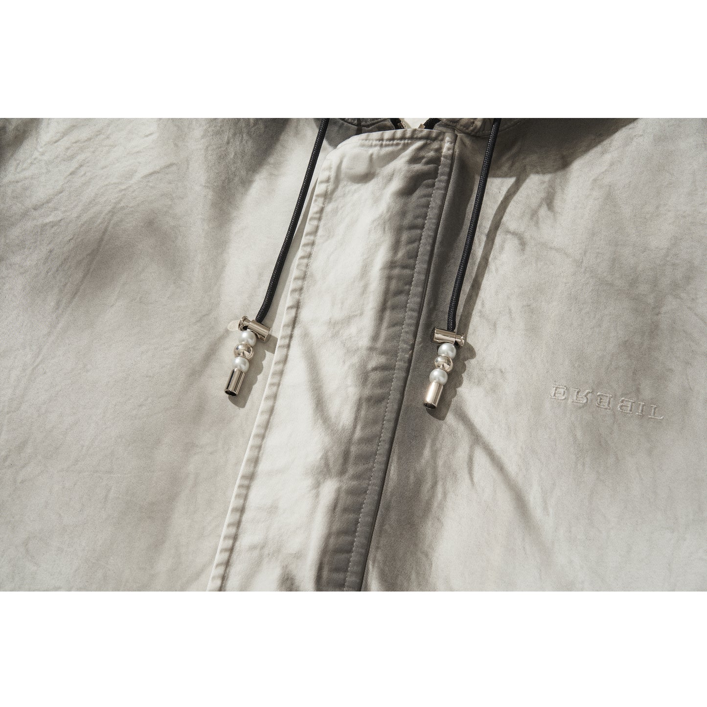 HOODED ZIPPER COAT / WHITE