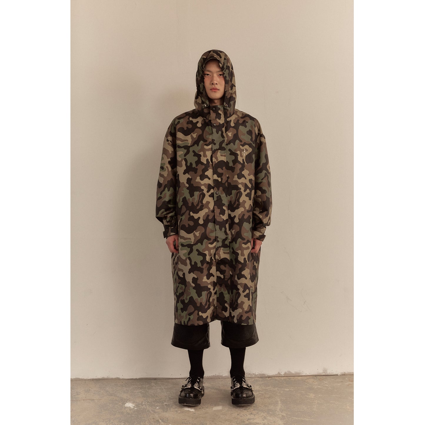 OVERSIZED RAIN COAT / CAMO