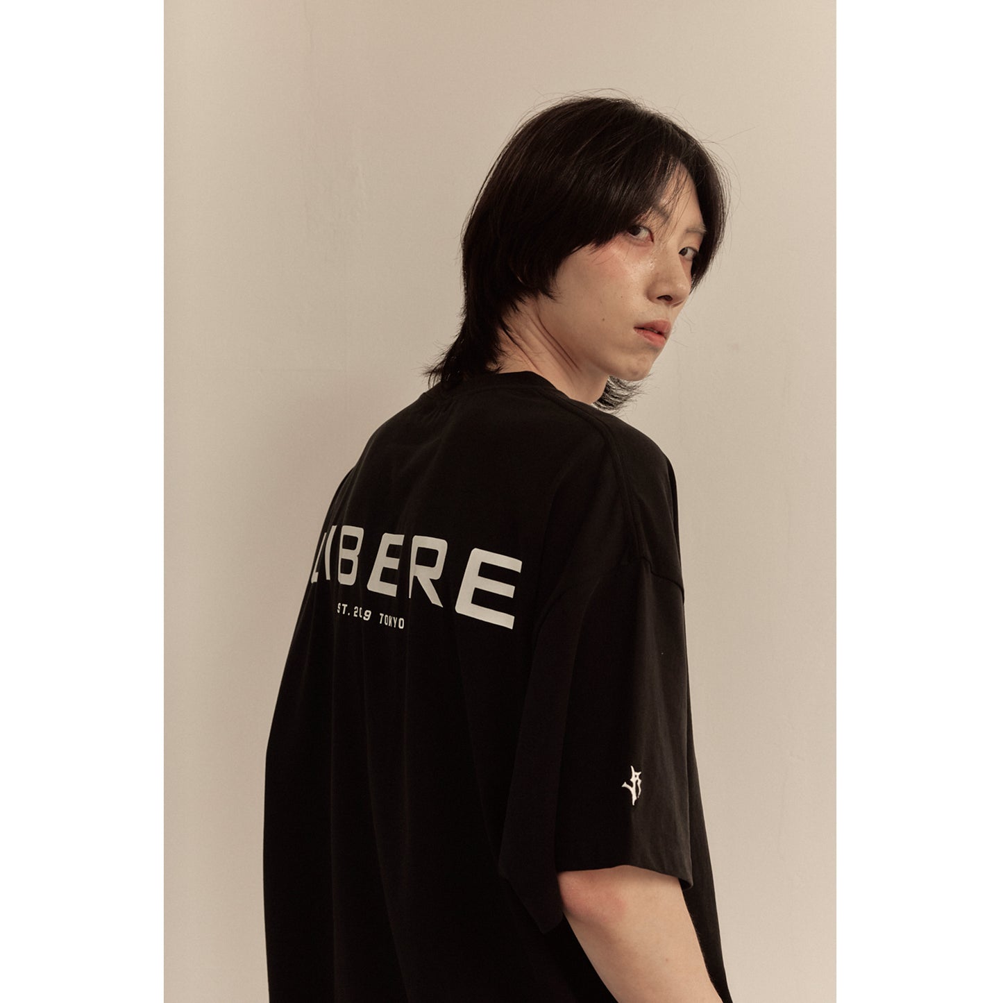 LIBERE LOGO T-SHIRT / BLACK