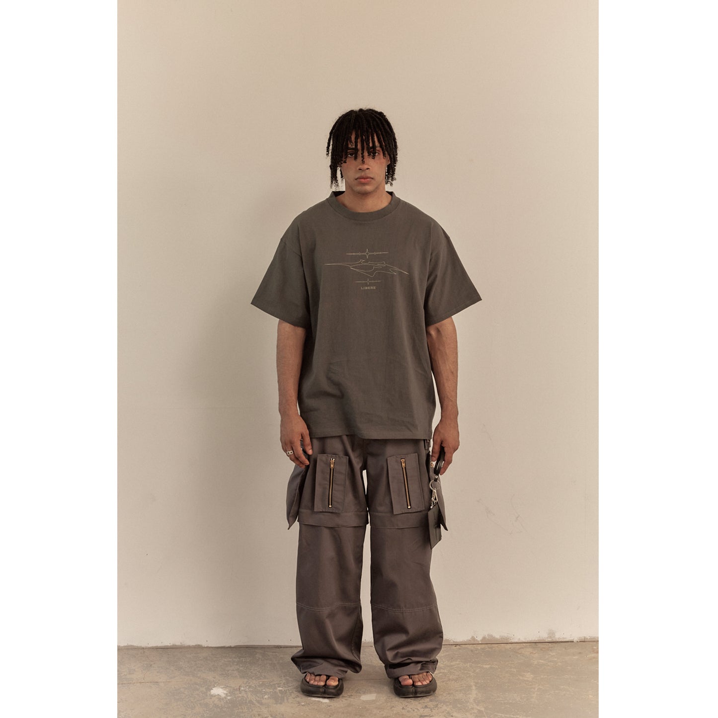 LR LOGO T-SHIRT / CHARCOAL