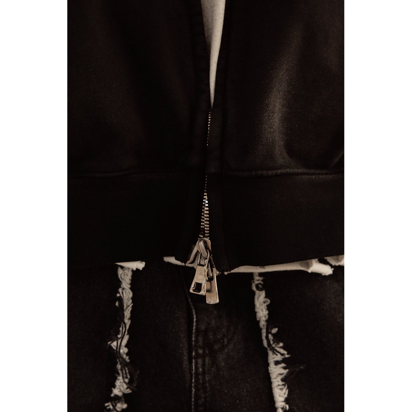 LOGO ZIP-UP HOODIE / BLACK