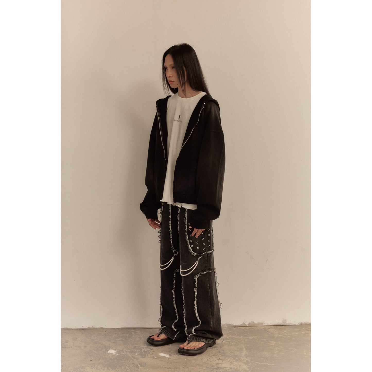 LOGO ZIP-UP HOODIE / BLACK