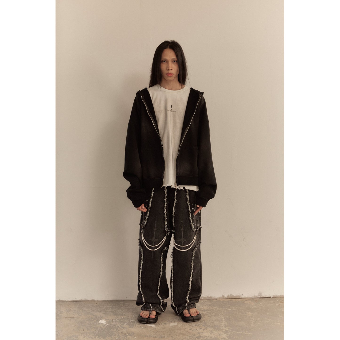 LOGO ZIP-UP HOODIE / BLACK
