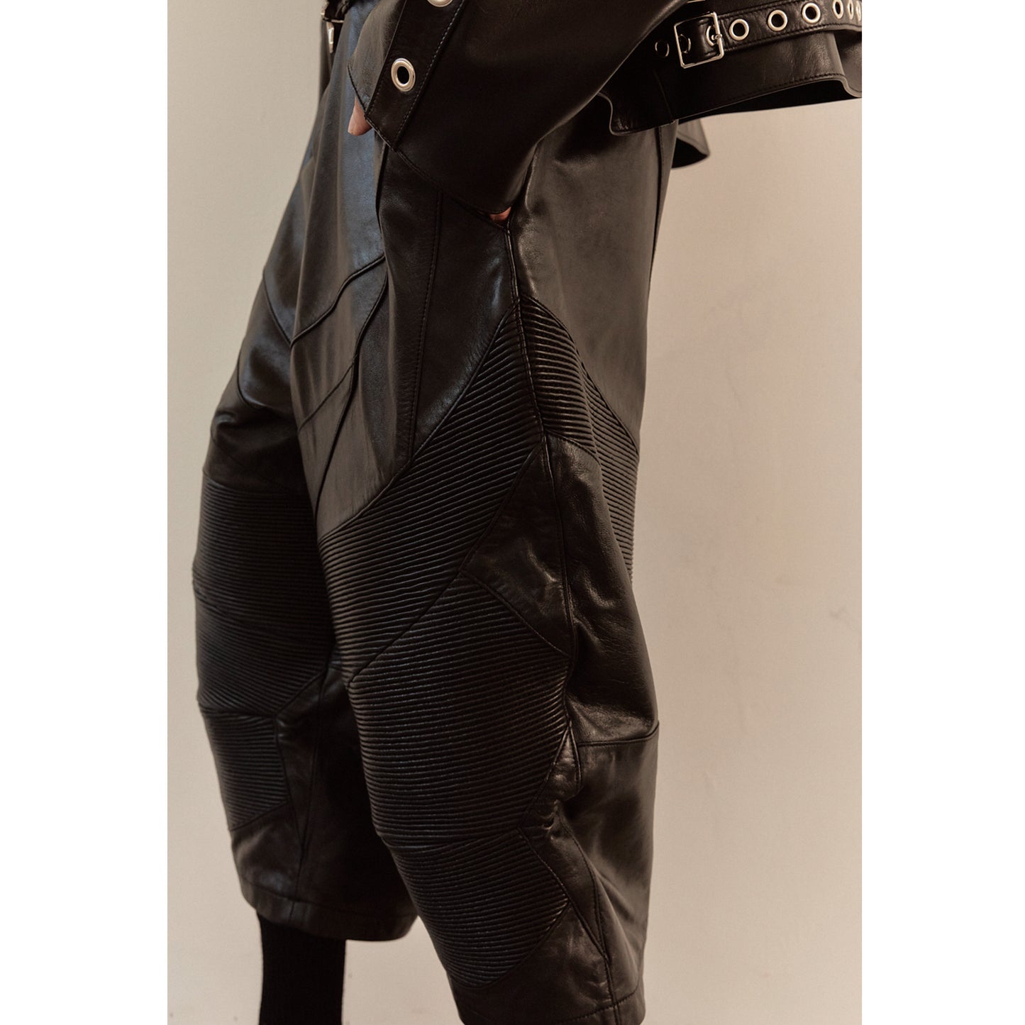 LEATHER BIKER HALF PANTS / BLACK