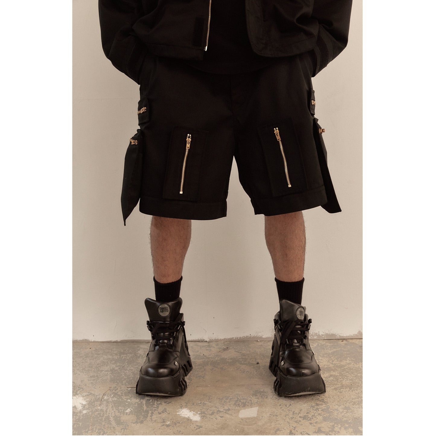 MULTI ZIP POCKET PANTS / BLACK