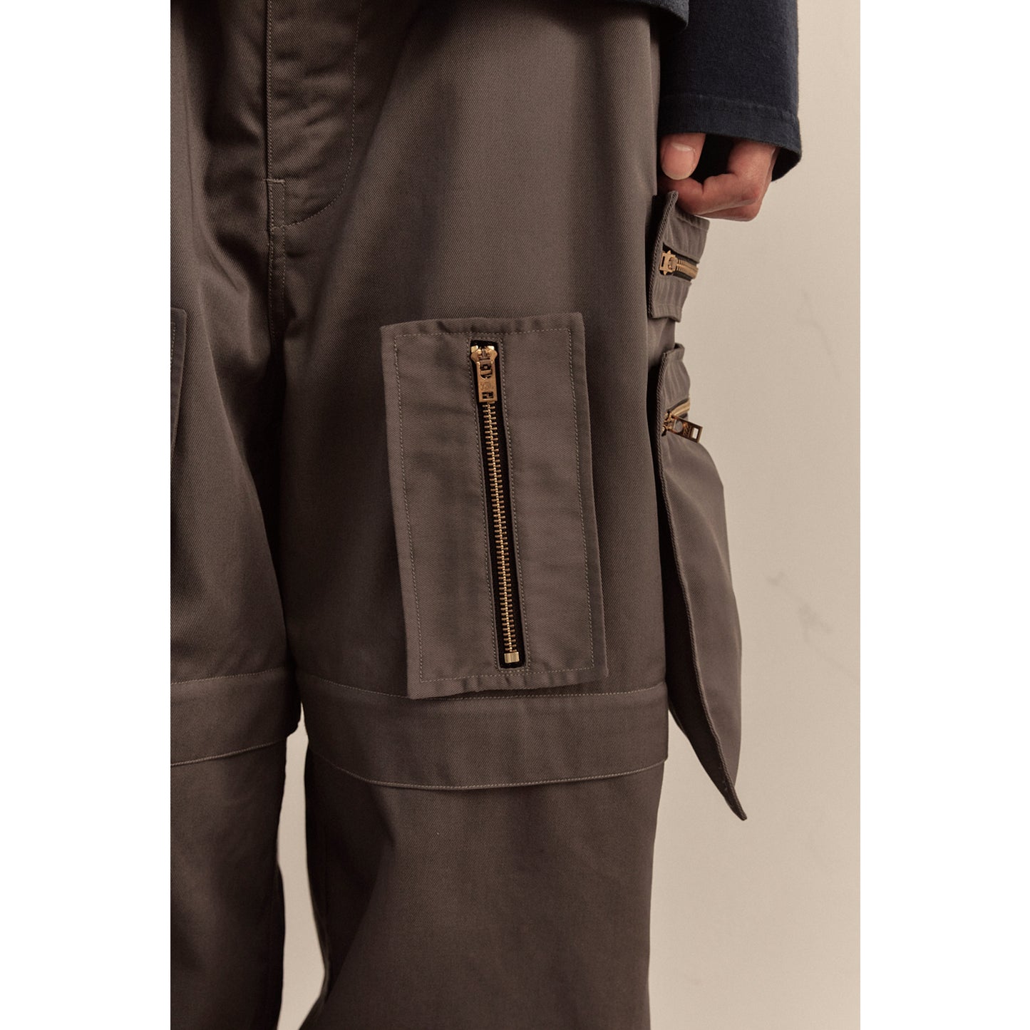 MULTI ZIP POCKET PANTS / CHARCOAL