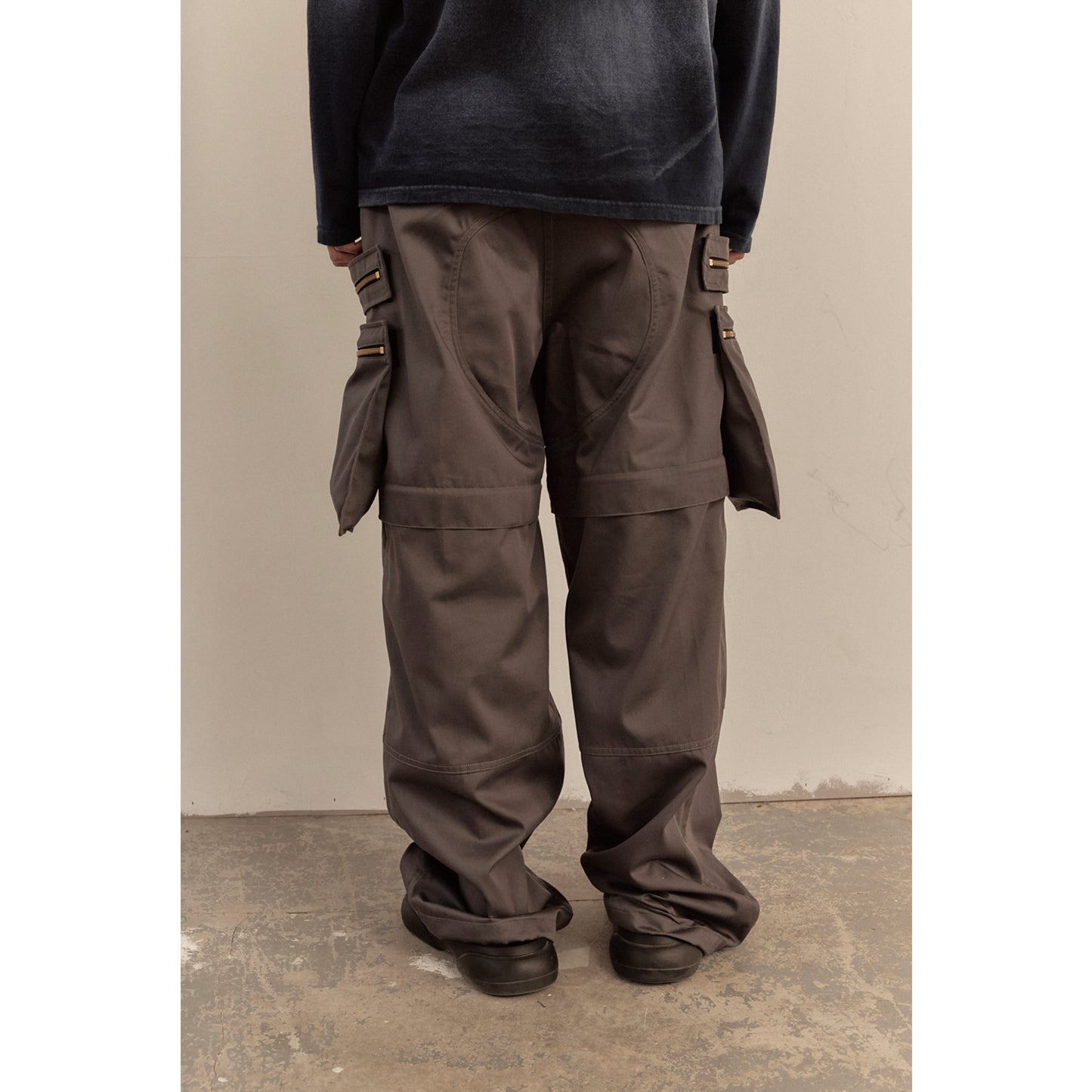 MULTI ZIP POCKET PANTS / CHARCOAL