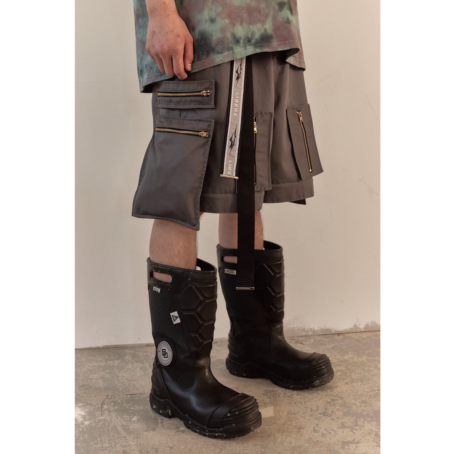 MULTI ZIP POCKET PANTS / CHARCOAL