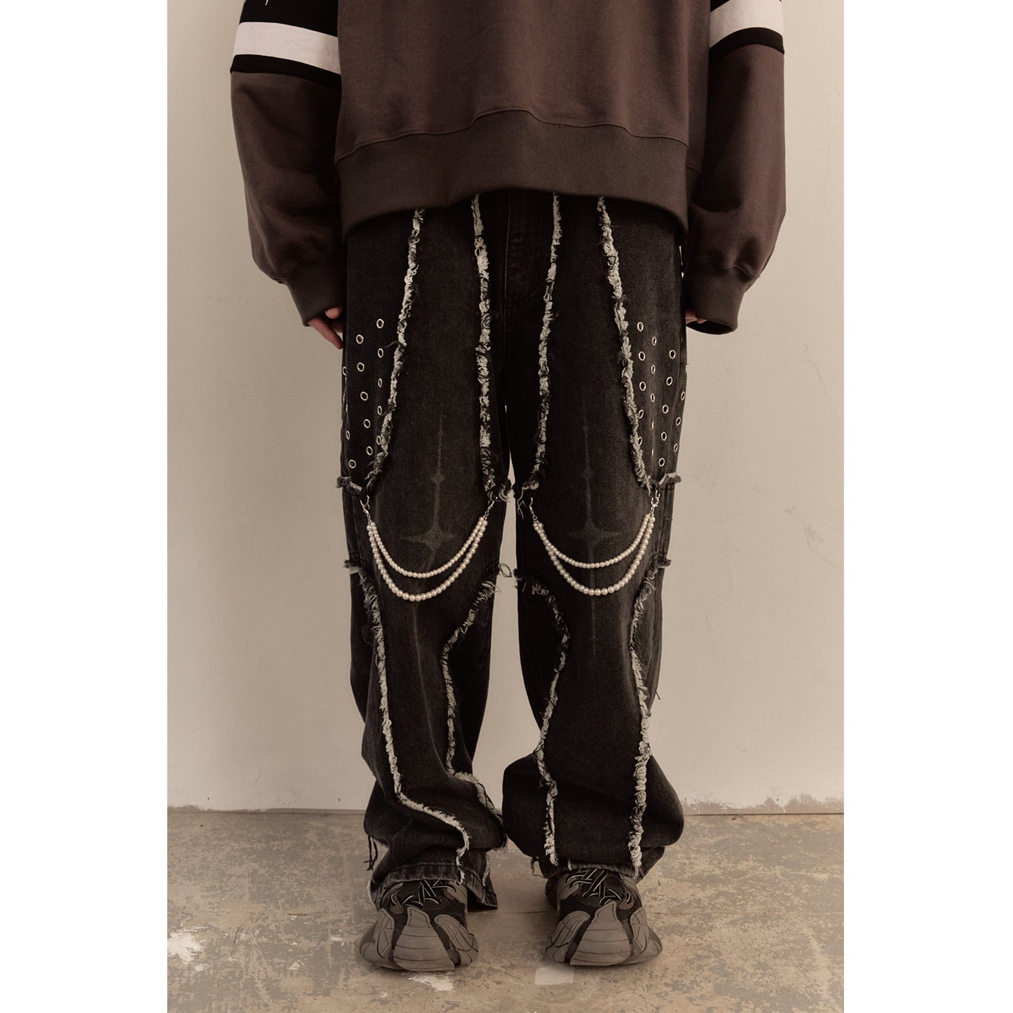 DESTROYED CROSS DENIM PANTS / BLACK