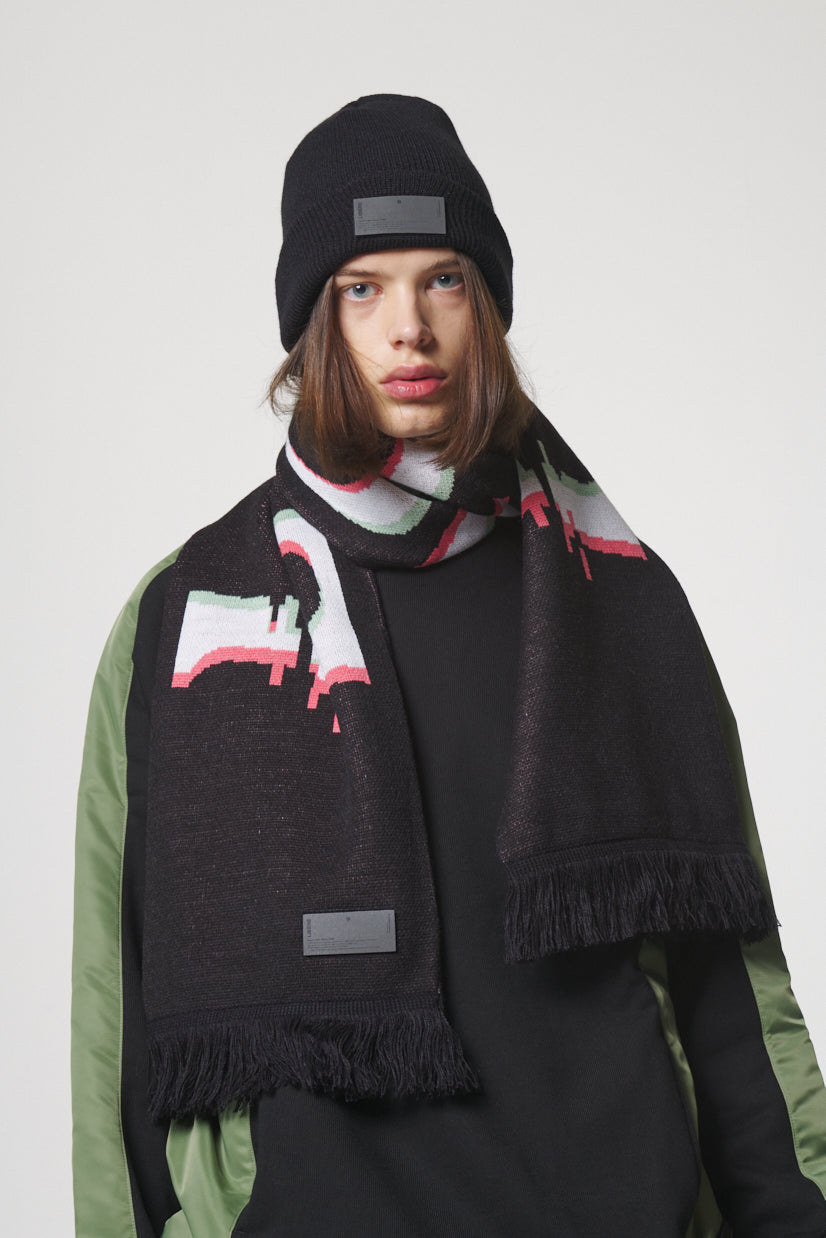 GLITCH LOGO MUFFLER / BLACK