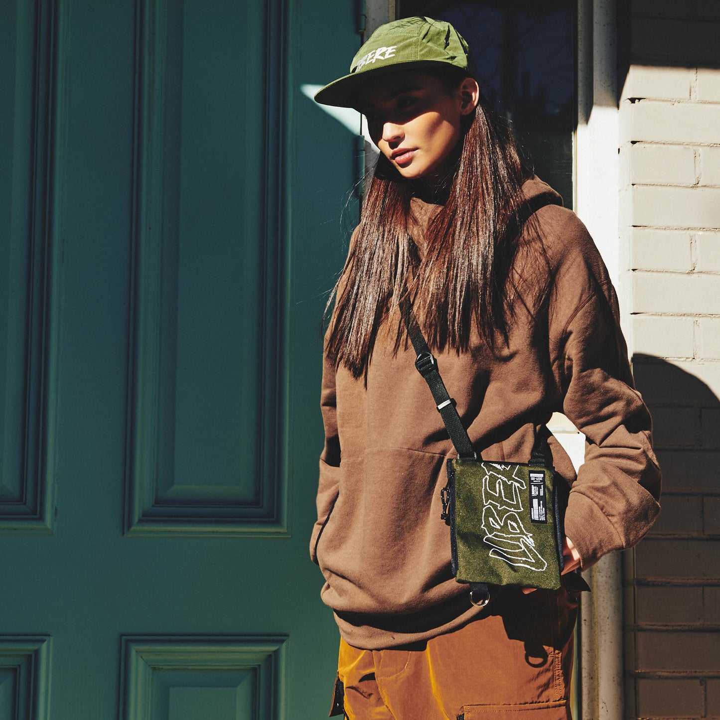 PRO HOODIE / BROWN
