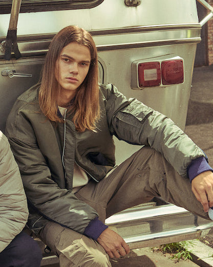BOMBER JACKET/OLIVE