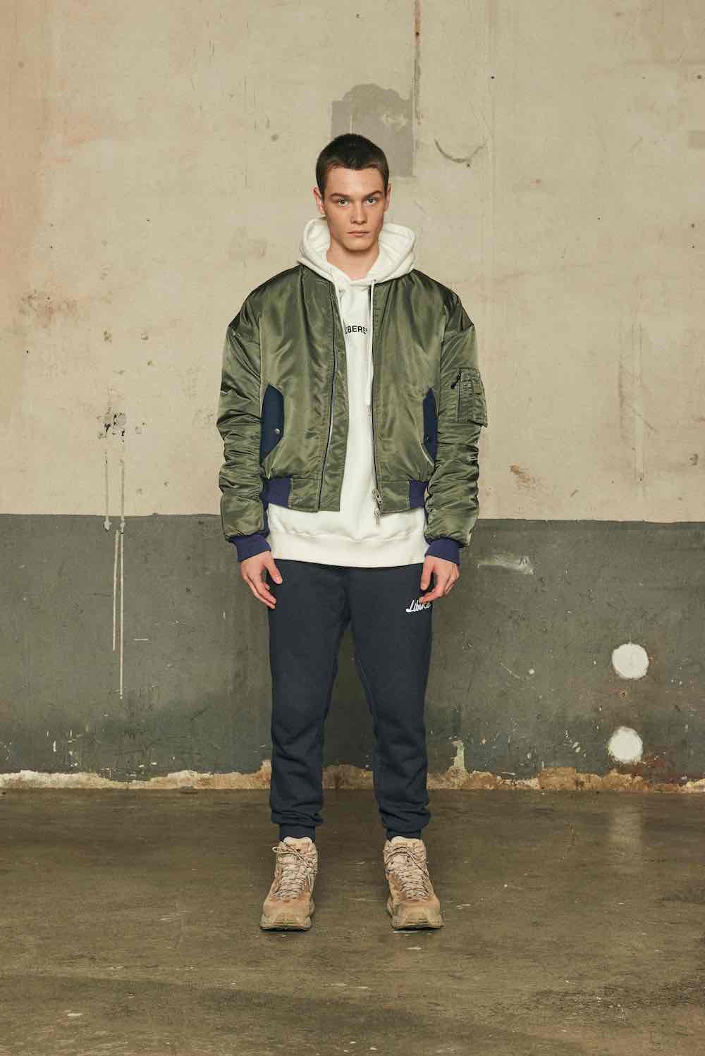 BOMBER JACKET/OLIVE