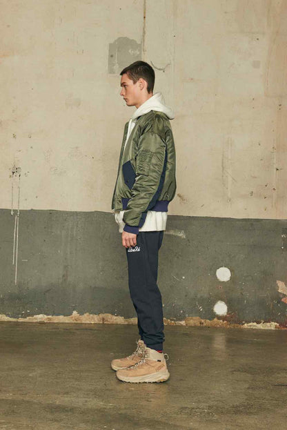 BOMBER JACKET/OLIVE