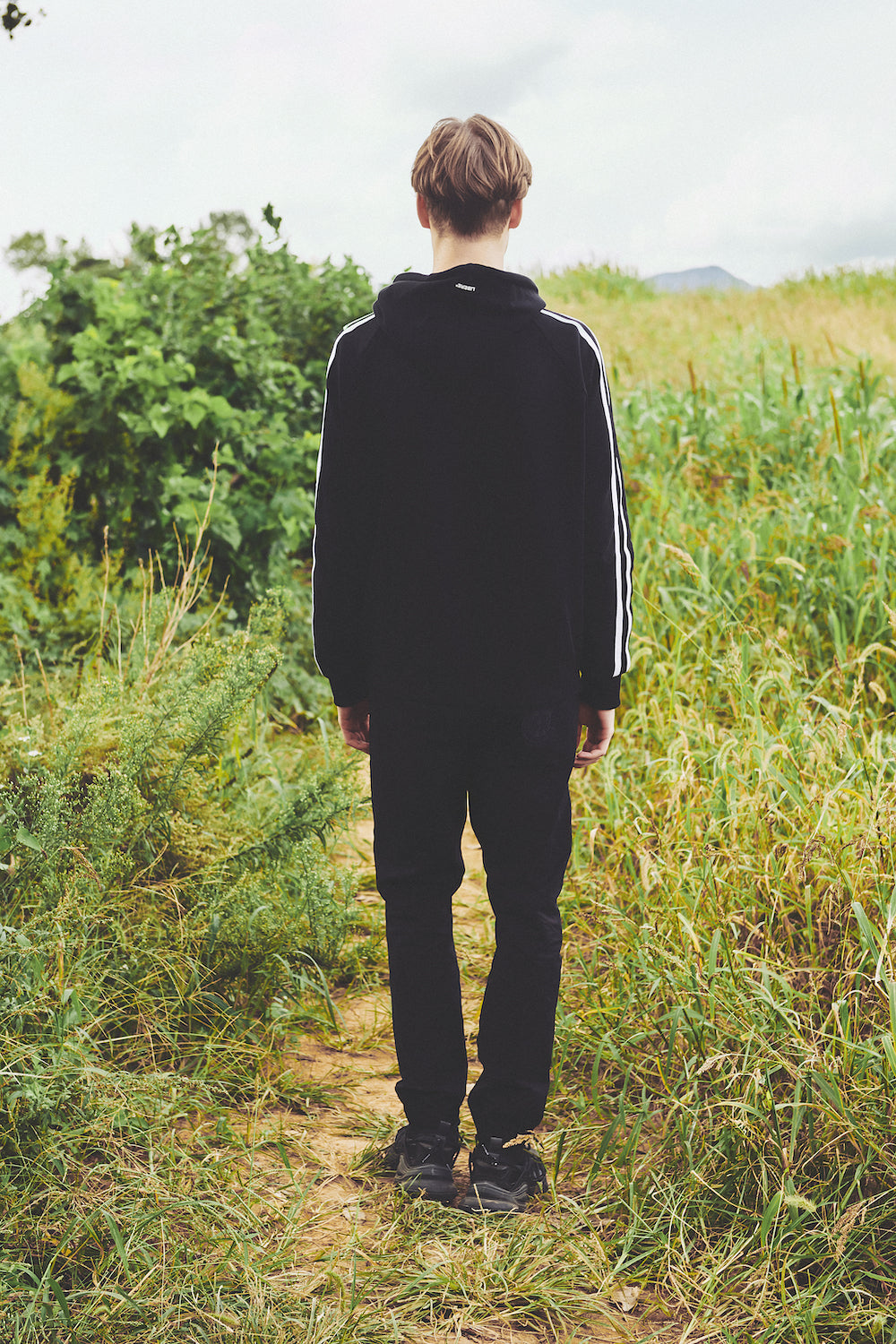 TAPE GYM SWEAT HOODIE / BLACK