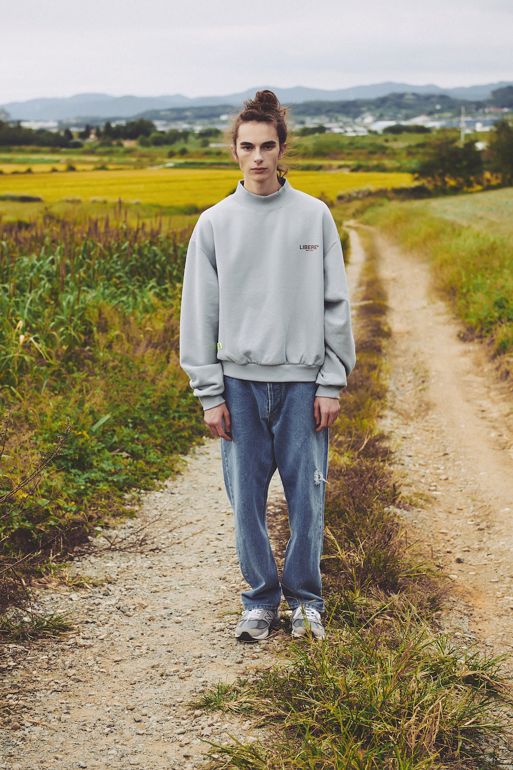 MOCKNECK SWEATSHIRTS / LIGHT BLUE
