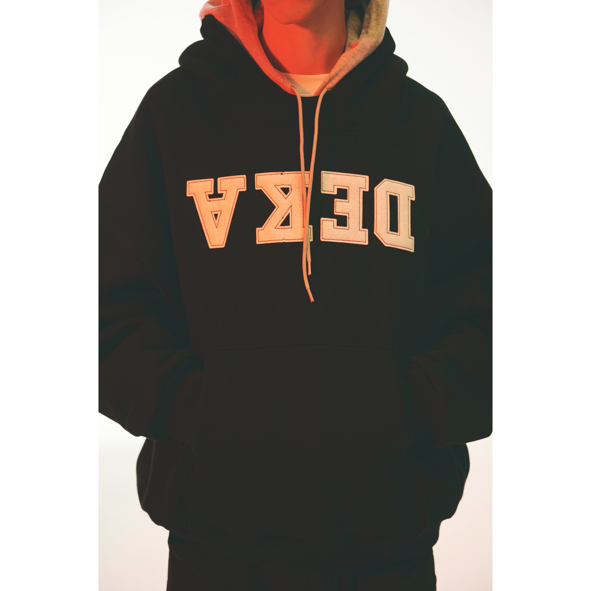 DEKA HOODIE / BLACK