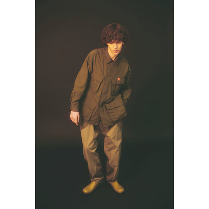 INVISIBLE JUNGLE JACKET / OLIVE