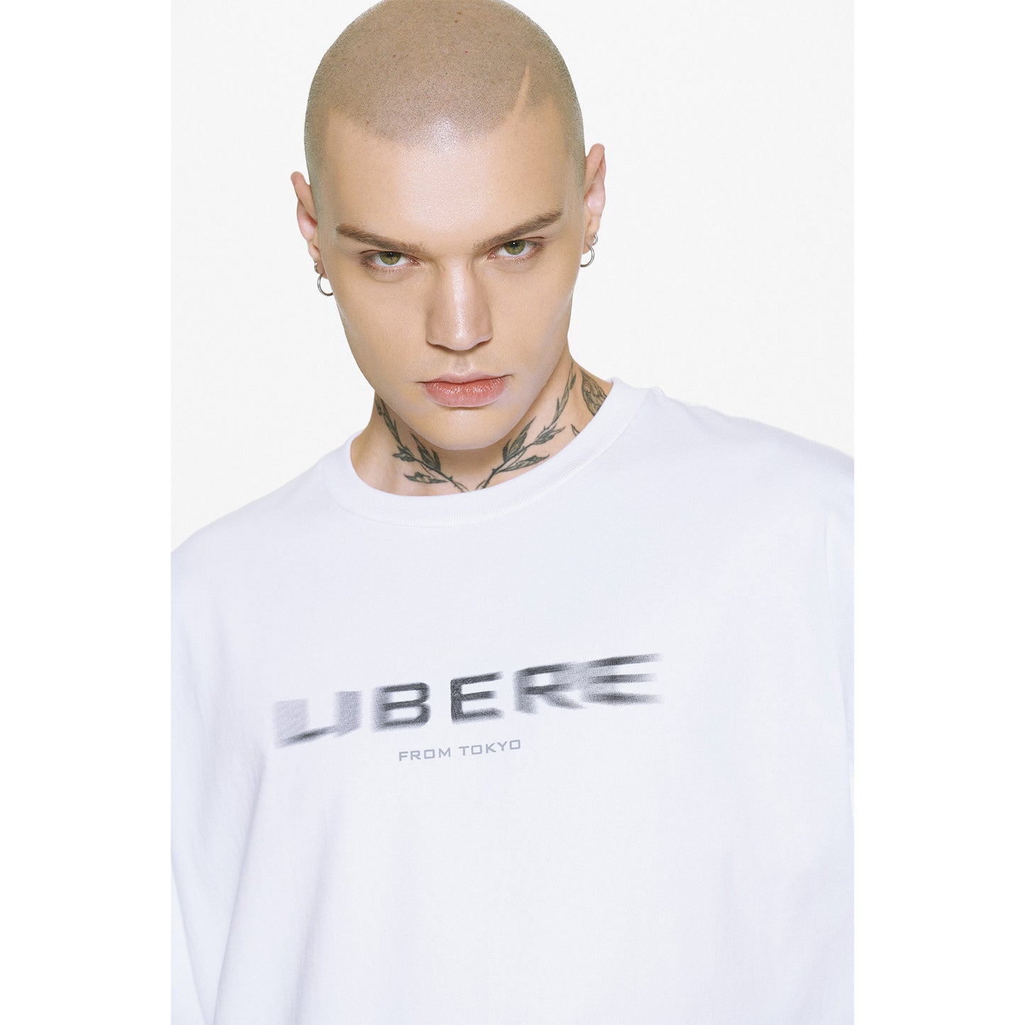 BLUR LOGO SS T SHIRT / WHITE