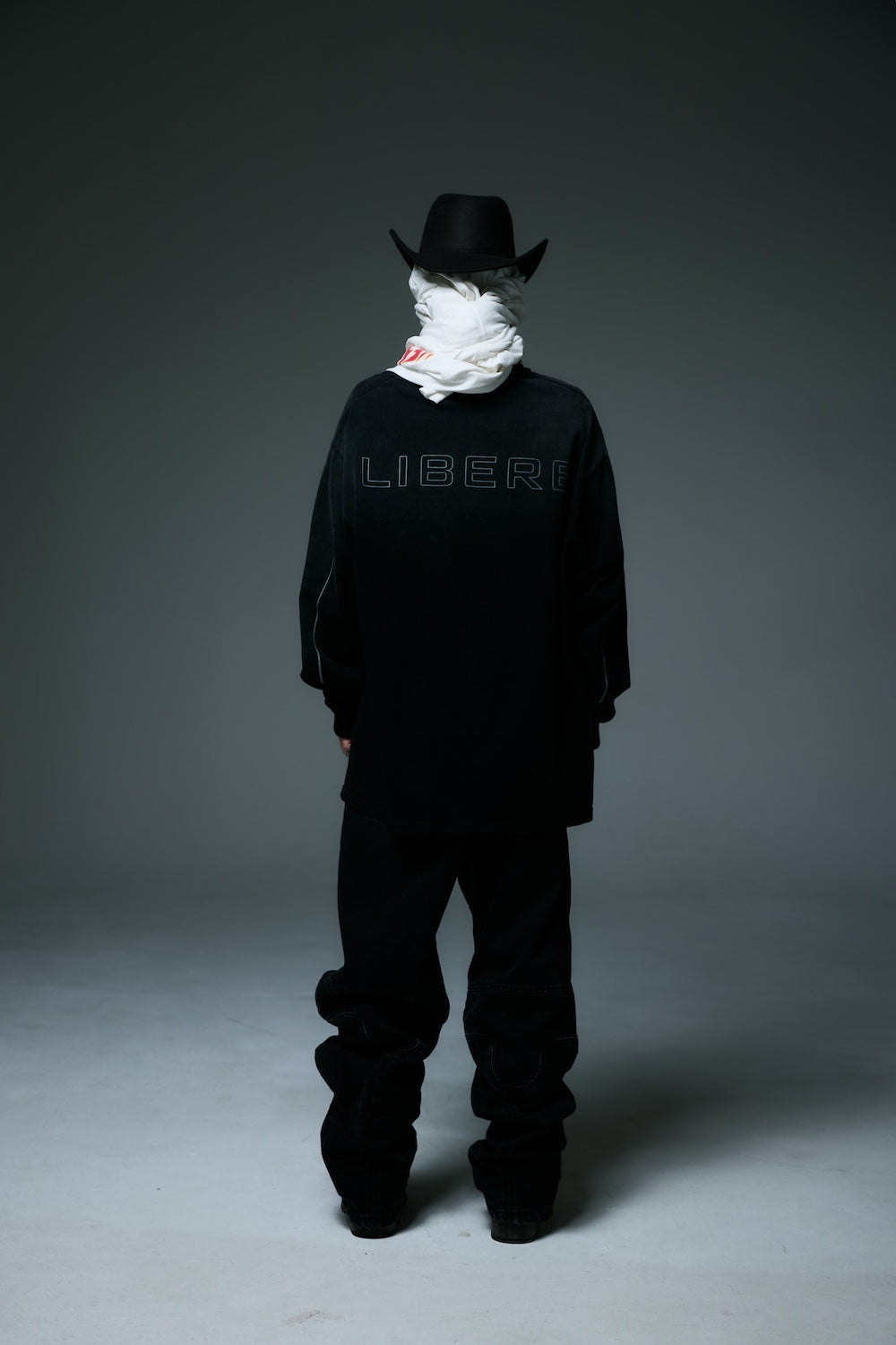REFLECT LOGO LONG SLEEVE T-SHIRTS / BLACK