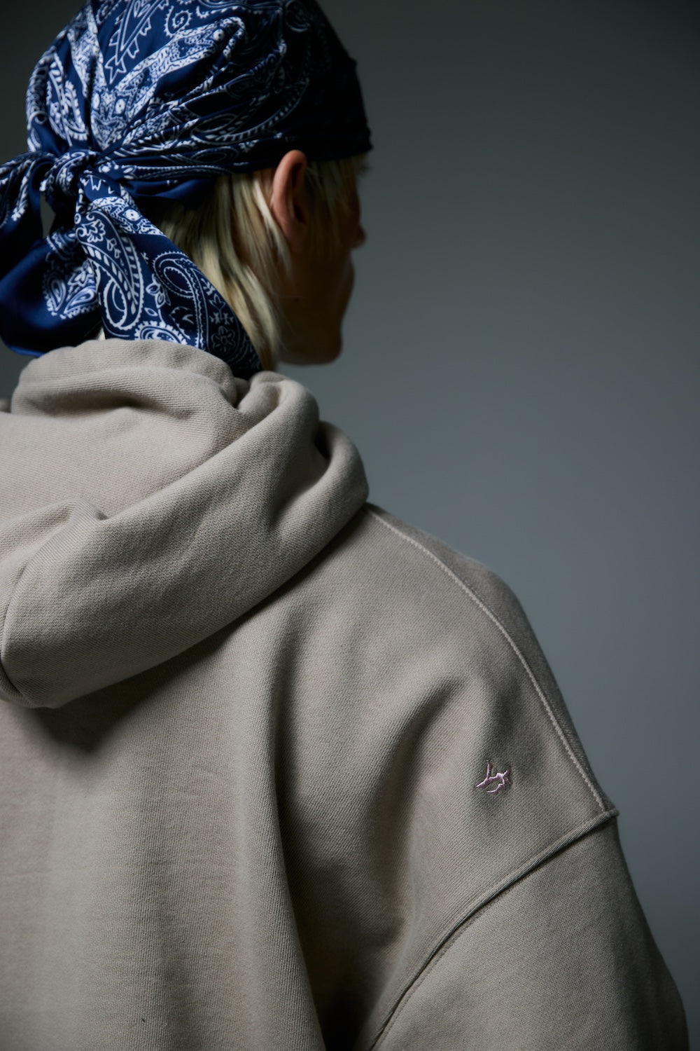 LOGO HOODIE / BROWN