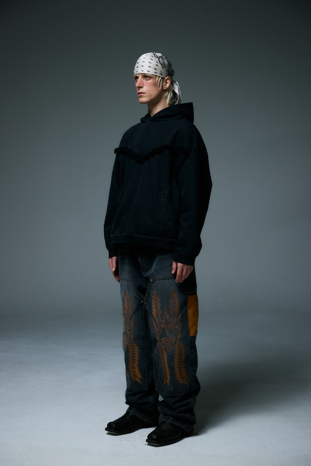 WESTERN FRINGE HOODIE /  BLACK
