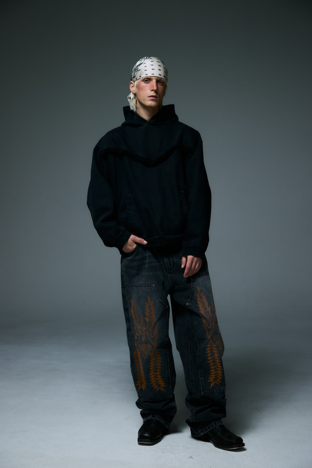WESTERN FRINGE HOODIE /  BLACK