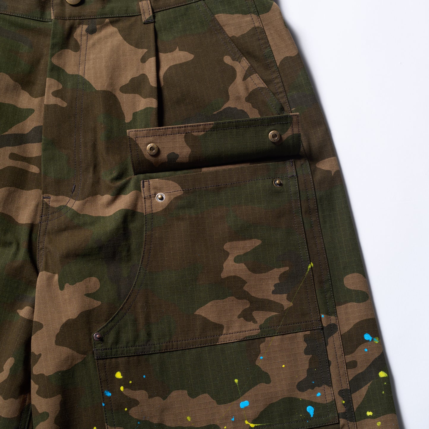 WIDE CROP CARPENTER PANTS / MILITARY CAMO
