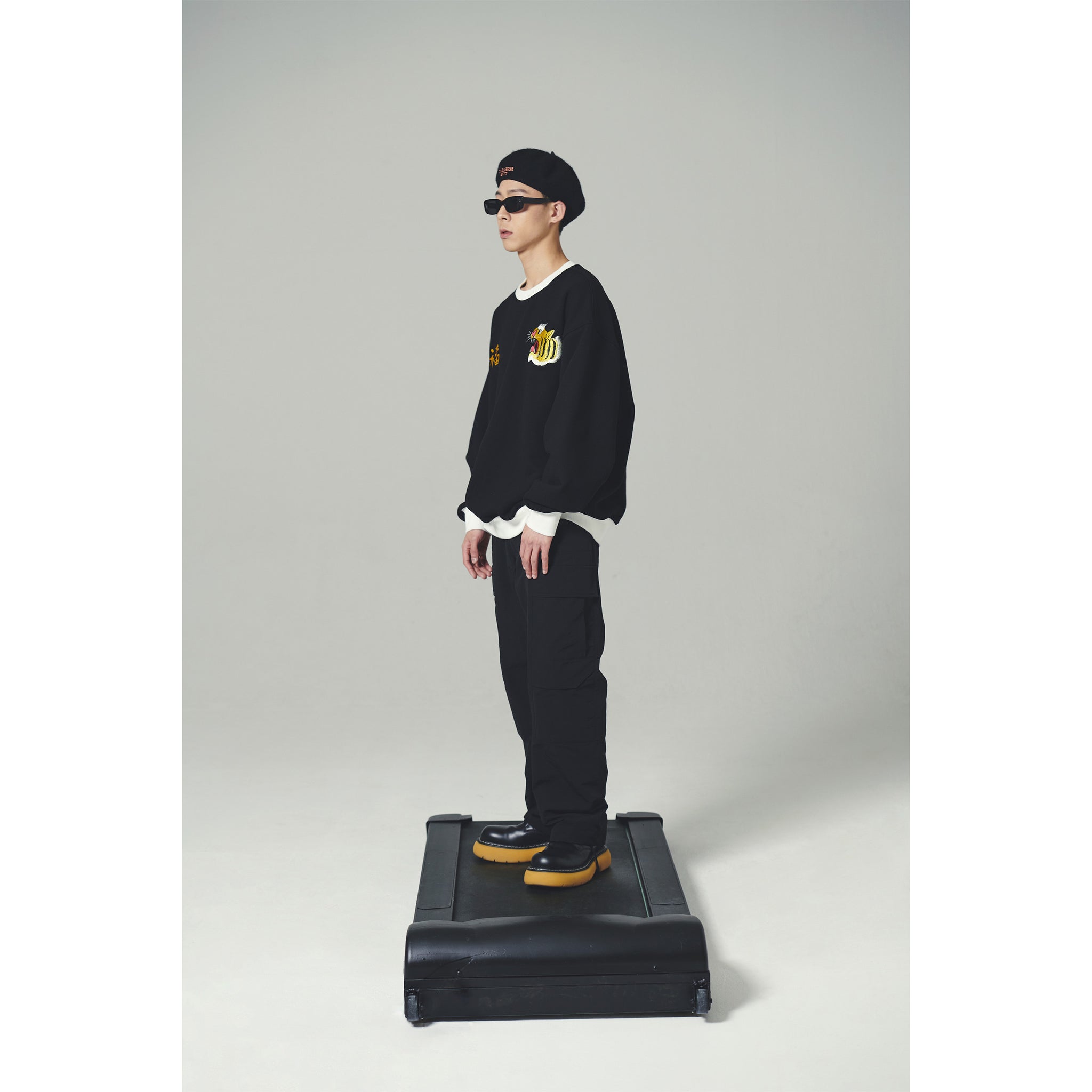 SOUVENIR SWEAT / BLACK