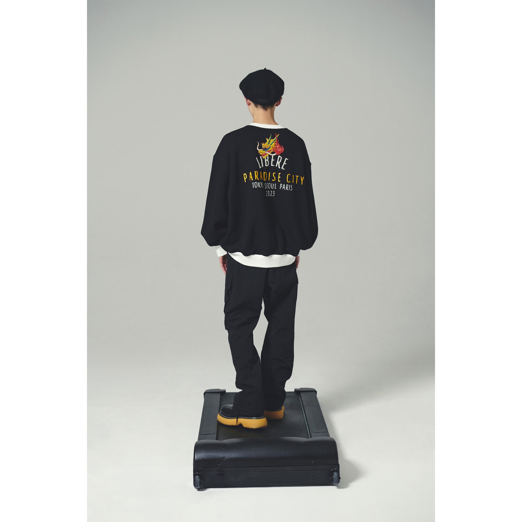 SOUVENIR SWEAT / BLACK