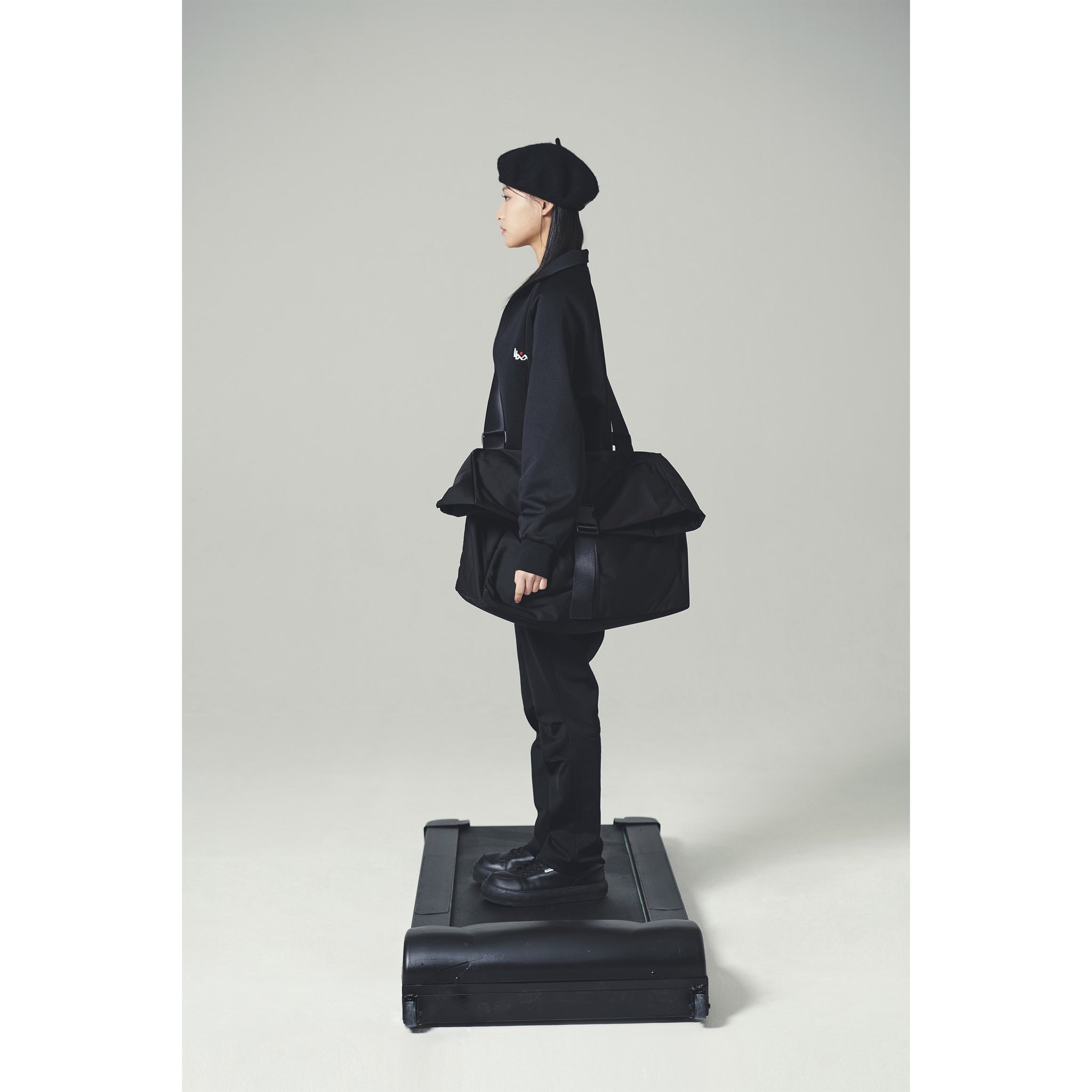 TRACK PANTS / BLACK
