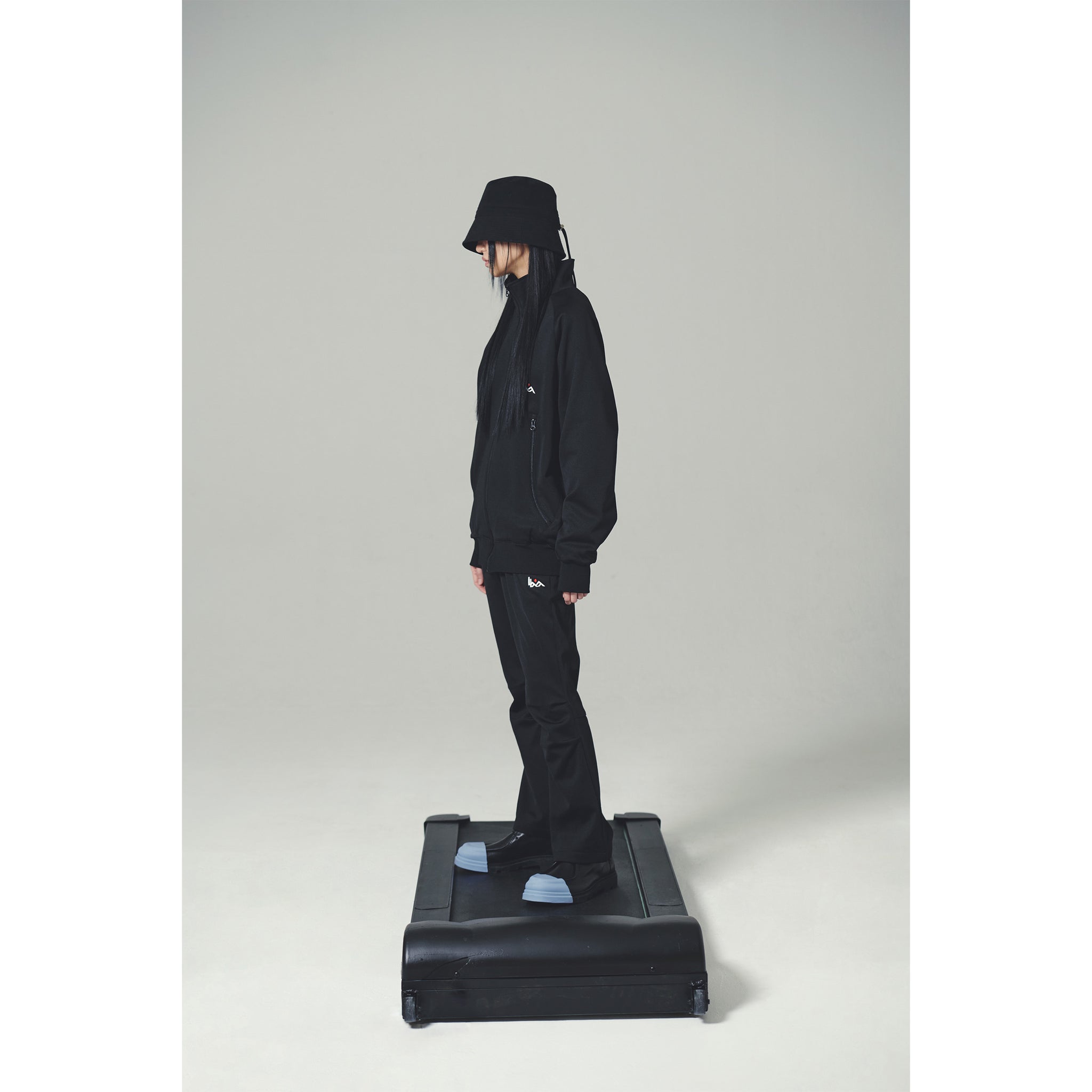 TRACK PANTS / BLACK