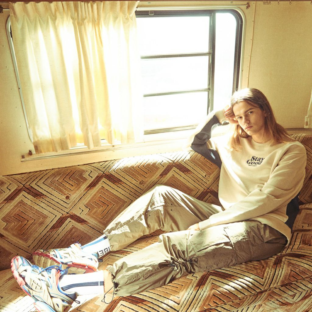 LINE SOCKS / WHITE
